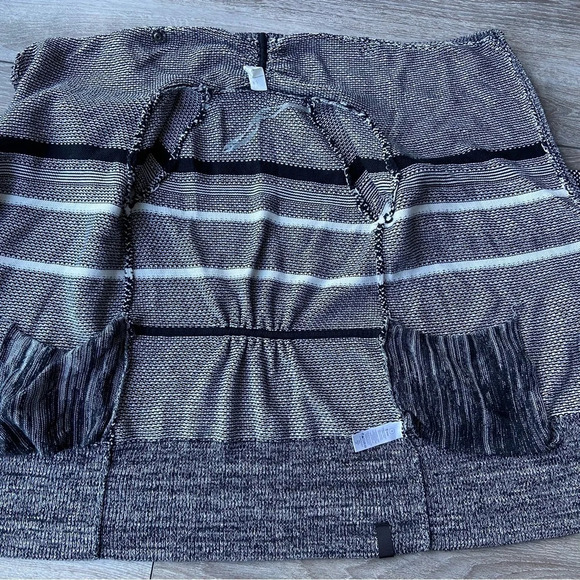 Ivivva By Lululemon Feeling Toasty  Wrap Cardigan - Picture 9 of 16